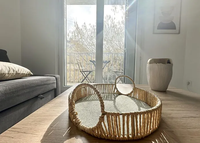 #hr Les Charmilles T4 דירה *